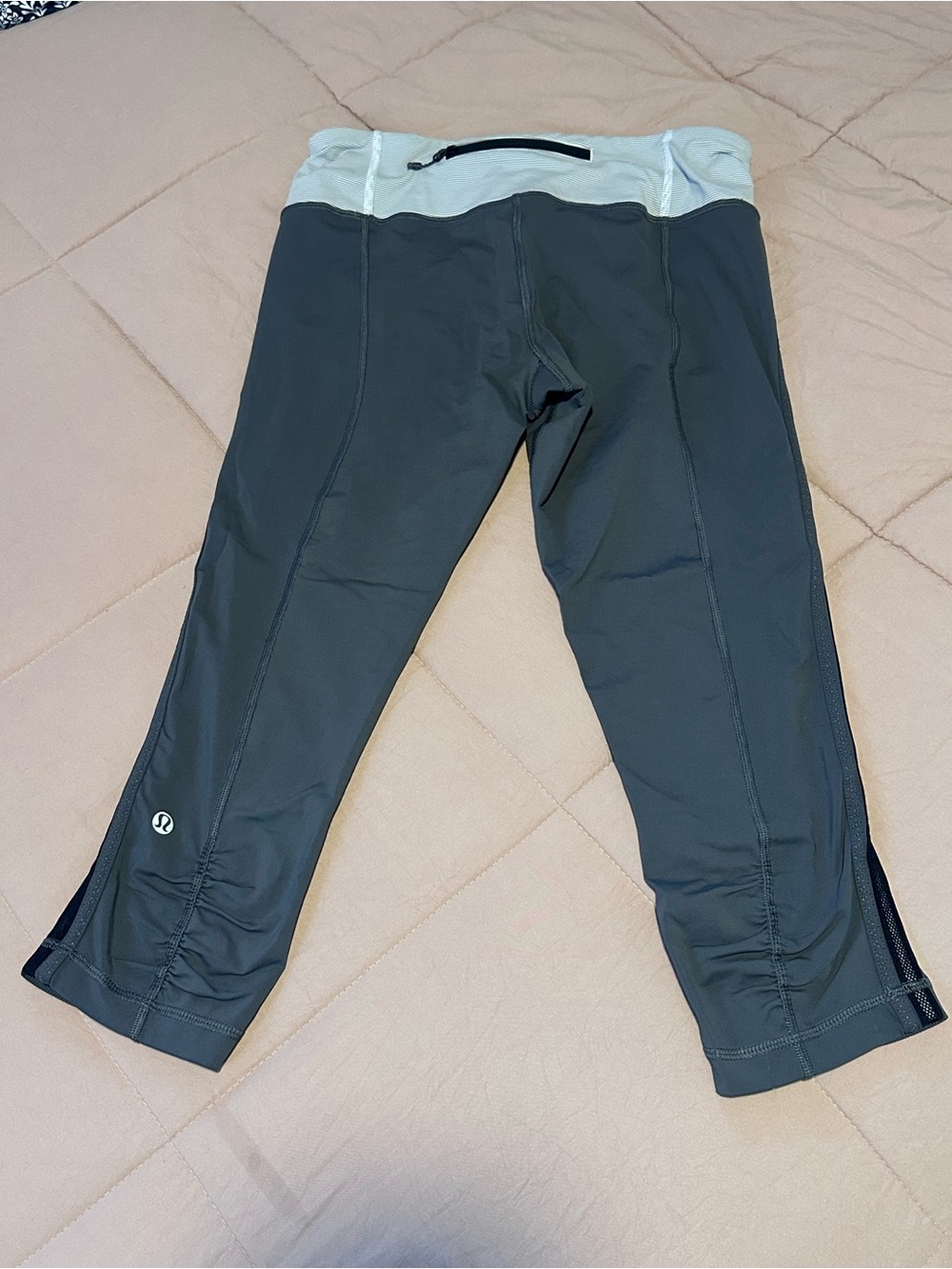 lululemon athletica Race with Grace Crop Leggings, Size 8, 19β